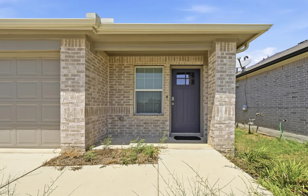 510 Apache Plum Drive Kyle, TX 78640