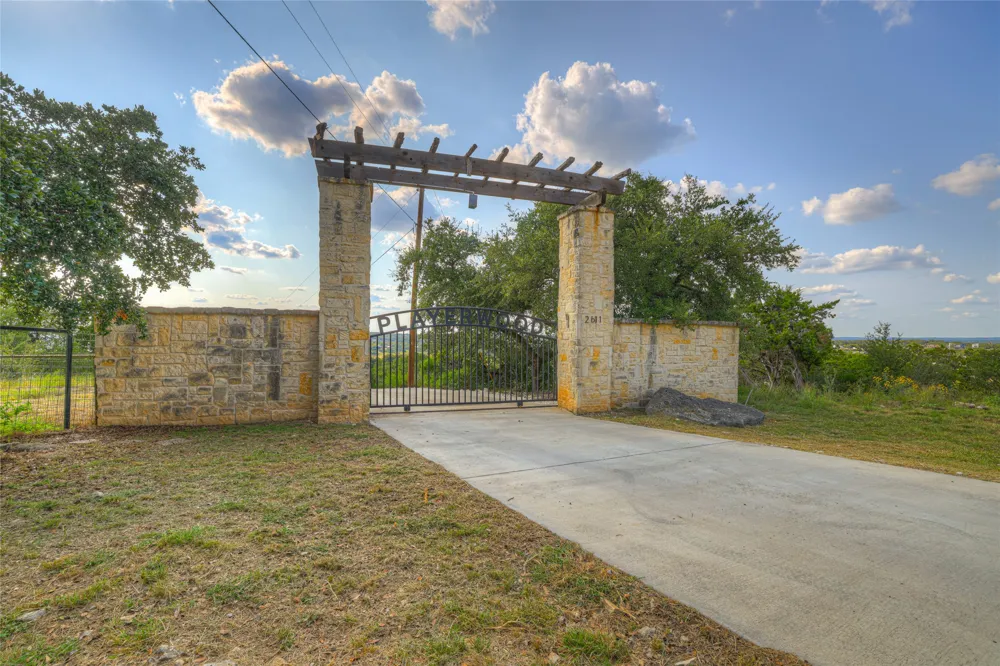 2611 WESTVIEW DR Canyon Lake, TX 78133