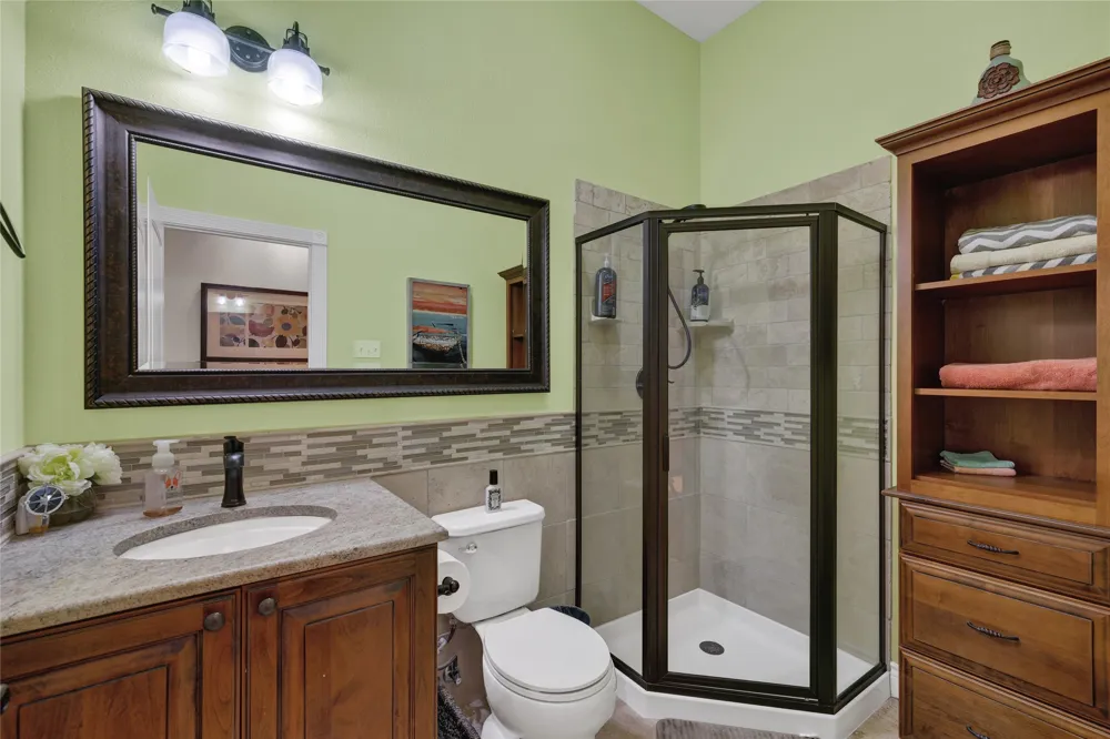 2611 WESTVIEW DR Canyon Lake, TX 78133