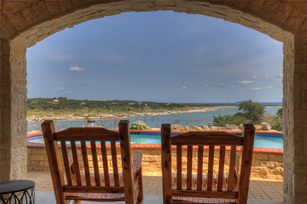 2611 WESTVIEW DR Canyon Lake, TX 78133
