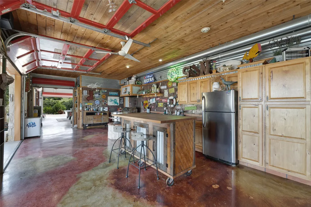 2611 WESTVIEW DR Canyon Lake, TX 78133