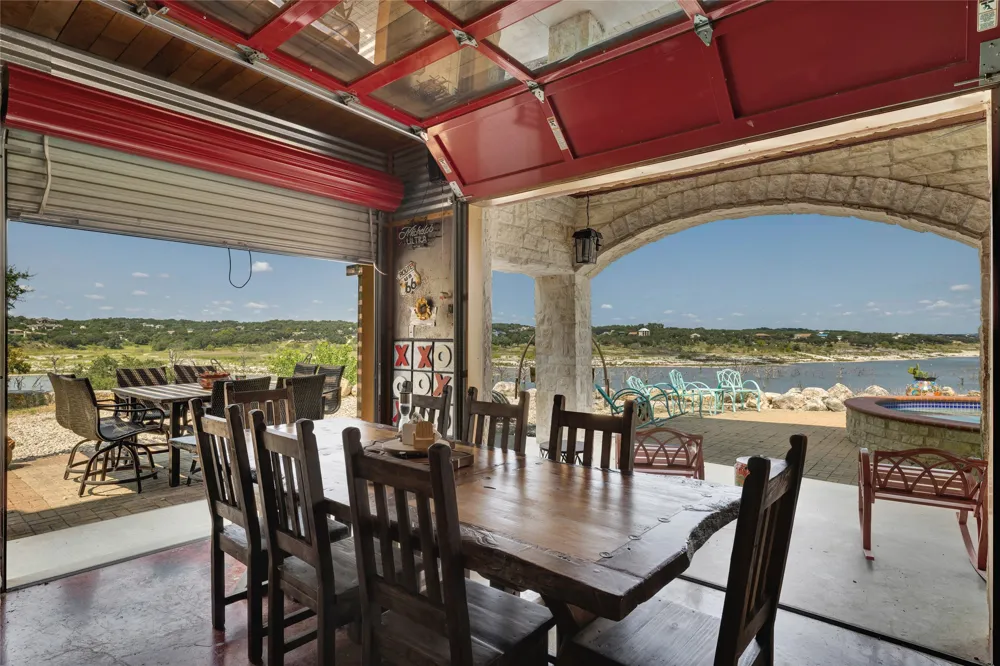 2611 WESTVIEW DR Canyon Lake, TX 78133