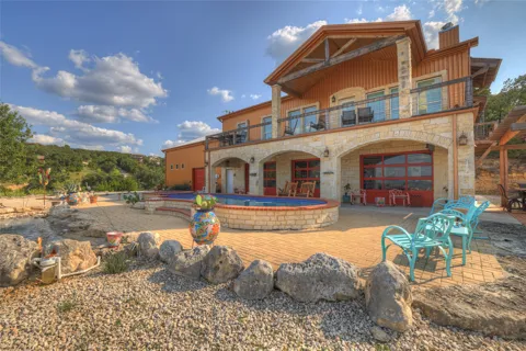 2611 WESTVIEW DR