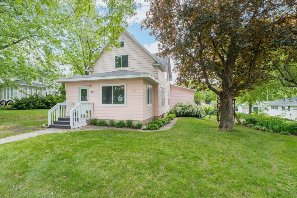 303 Broadway Hanska, MN 56041
