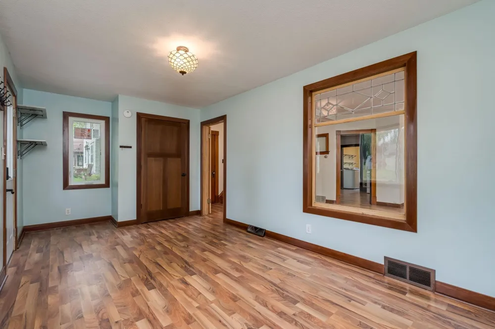 303 Broadway Hanska, MN 56041