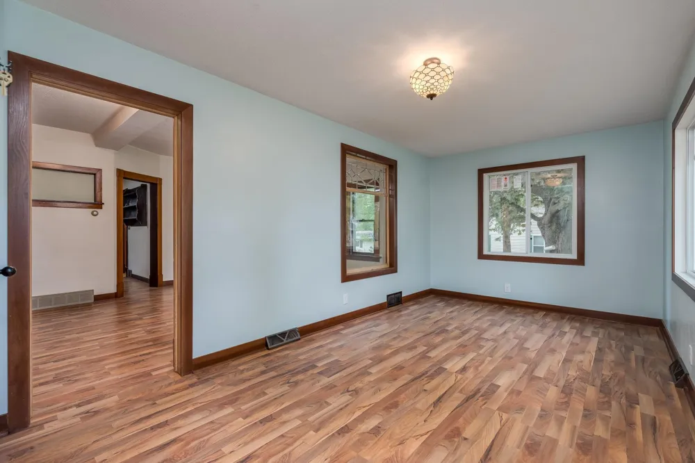 303 Broadway Hanska, MN 56041