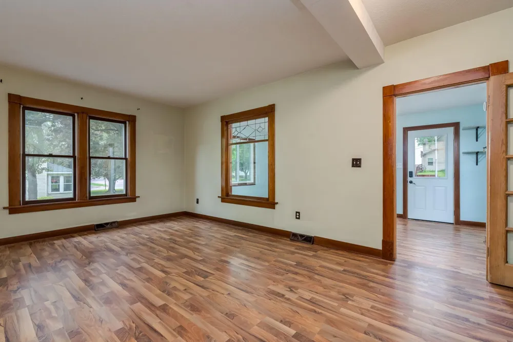 303 Broadway Hanska, MN 56041