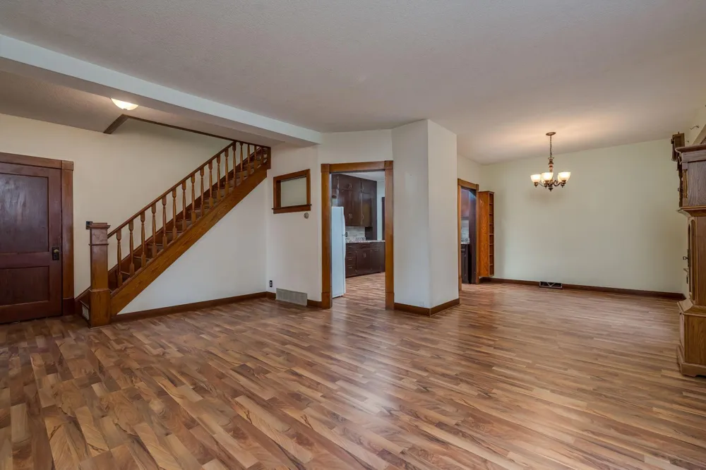 303 Broadway Hanska, MN 56041