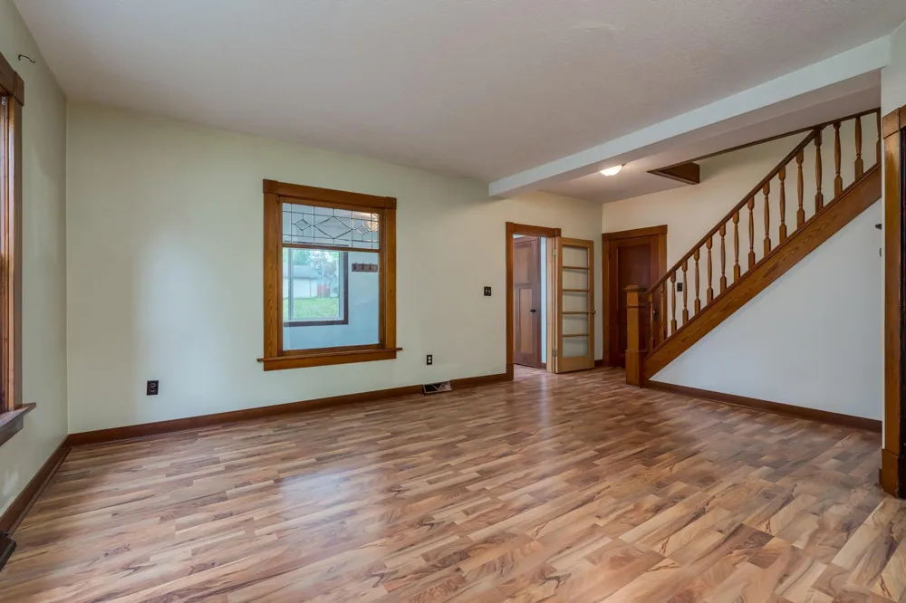 303 Broadway Hanska, MN 56041