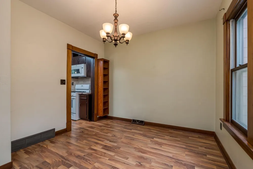 303 Broadway Hanska, MN 56041