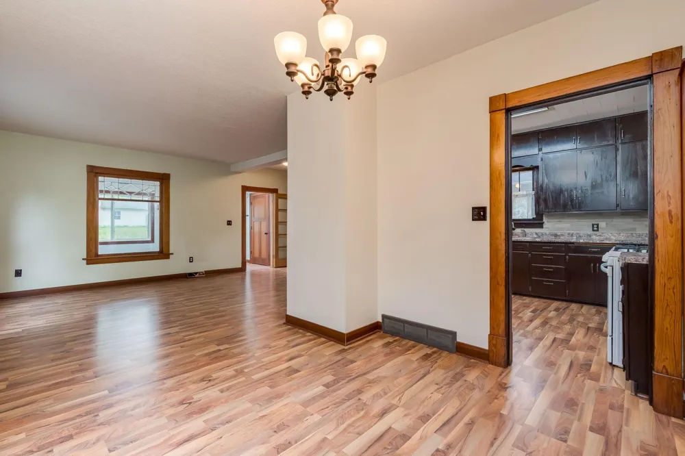 303 Broadway Hanska, MN 56041