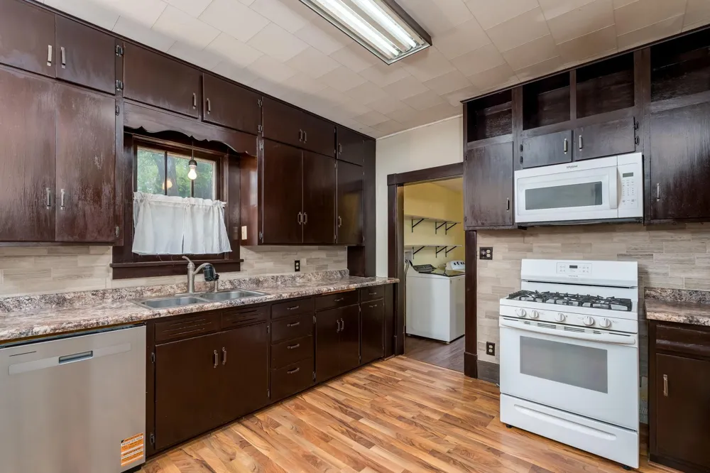 303 Broadway Hanska, MN 56041