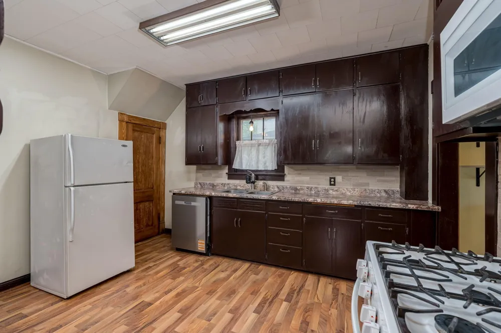303 Broadway Hanska, MN 56041