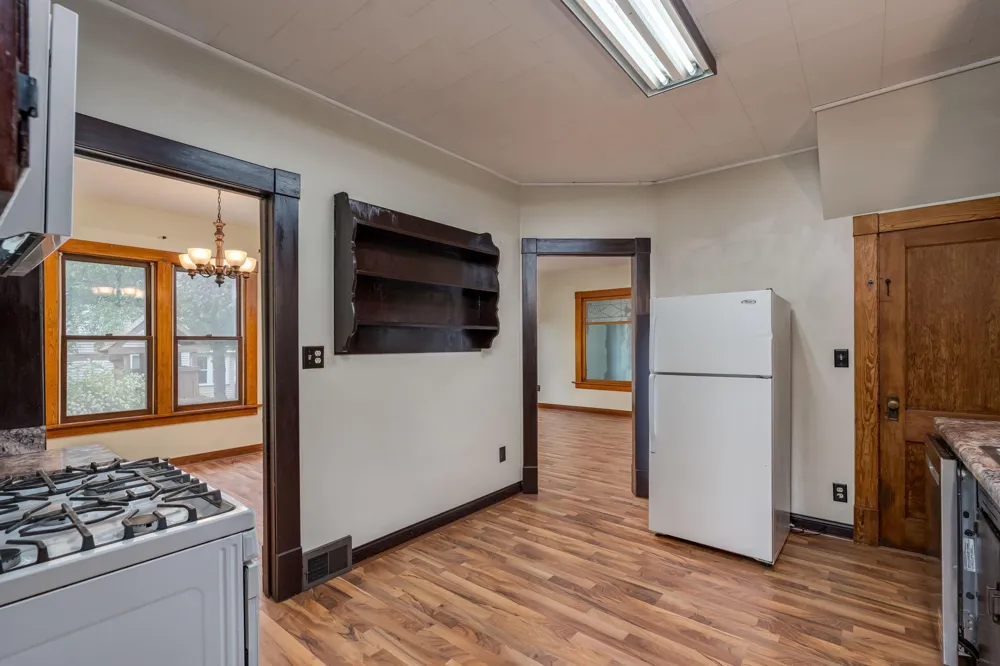 303 Broadway Hanska, MN 56041