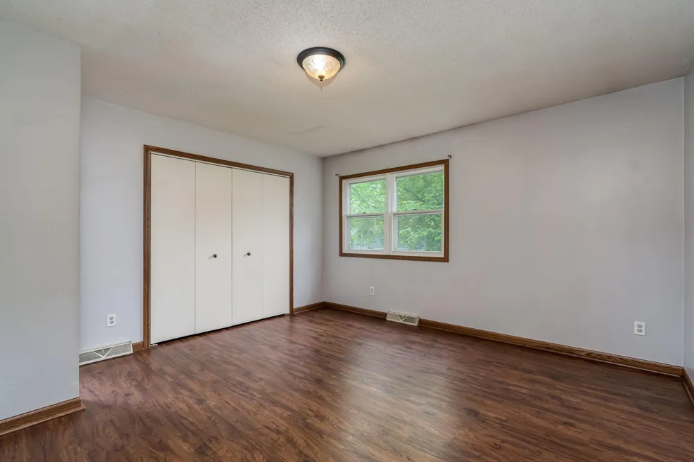 303 Broadway Hanska, MN 56041