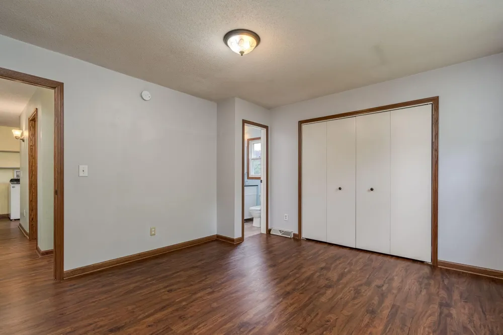 303 Broadway Hanska, MN 56041