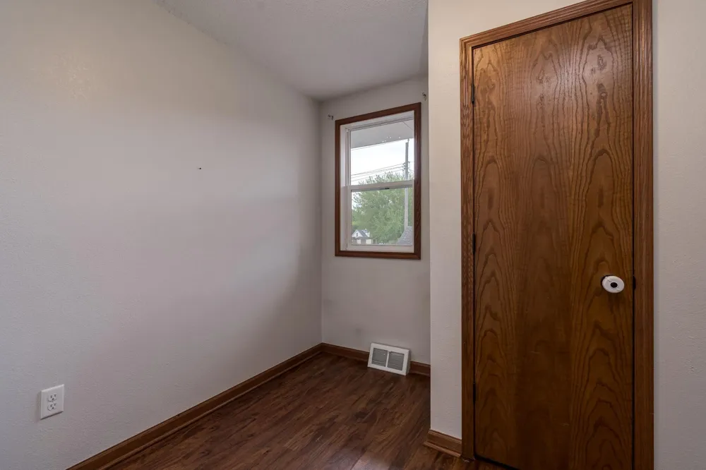 303 Broadway Hanska, MN 56041