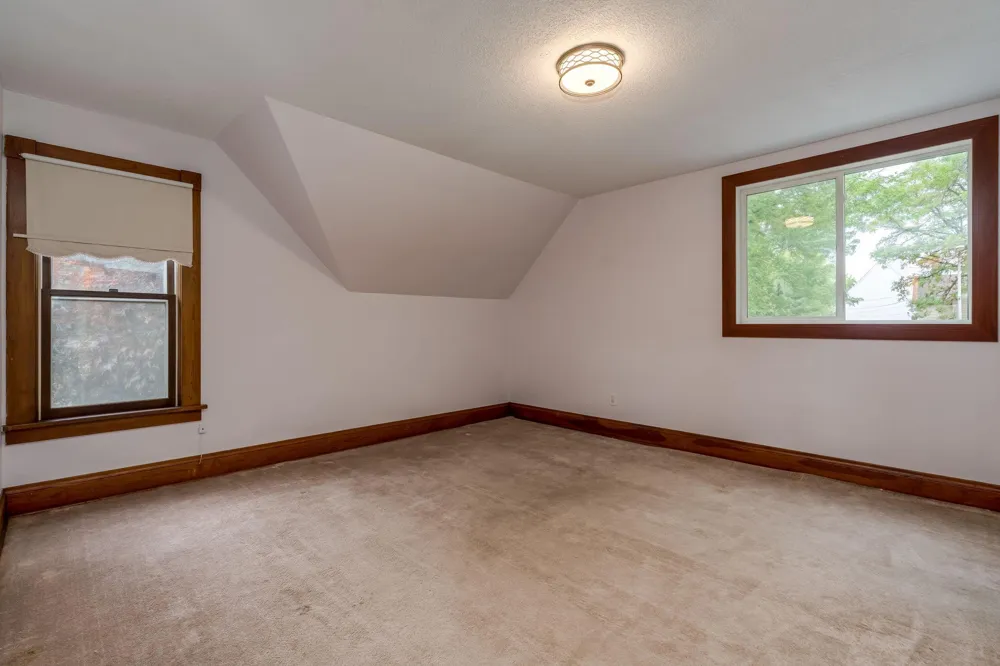 303 Broadway Hanska, MN 56041
