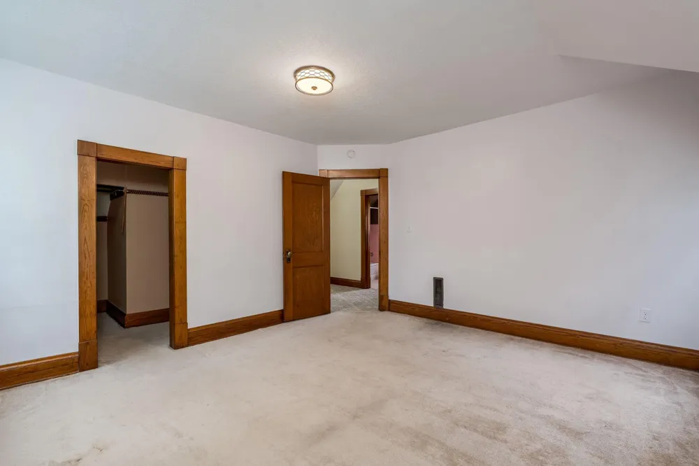 303 Broadway Hanska, MN 56041