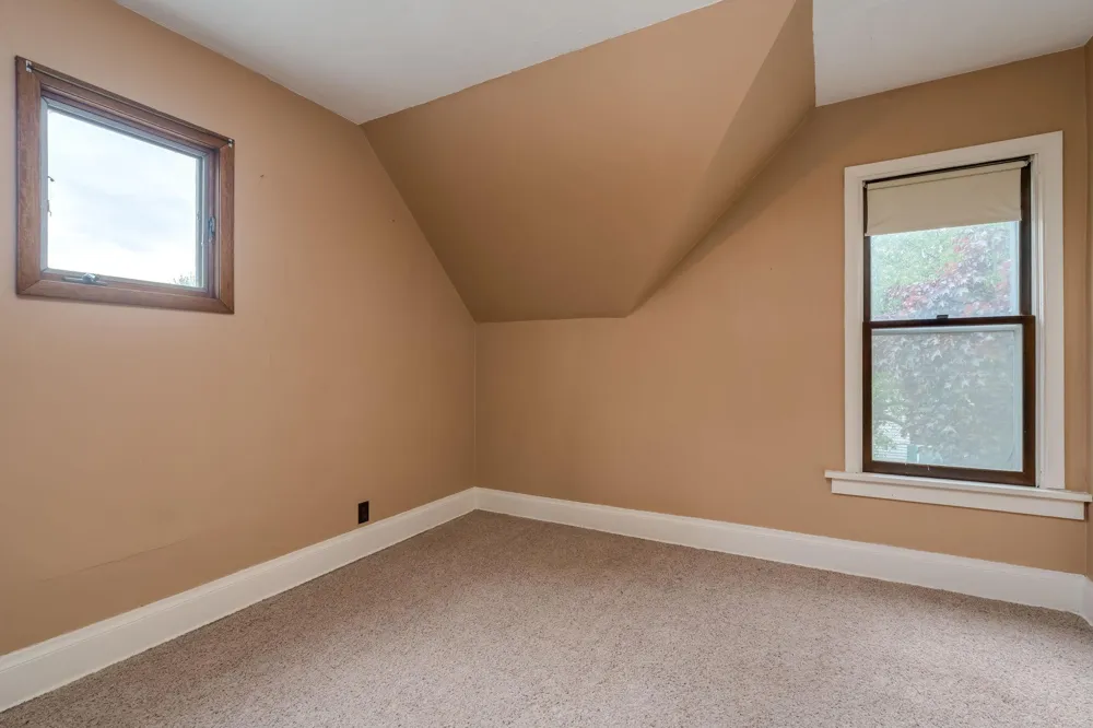 303 Broadway Hanska, MN 56041