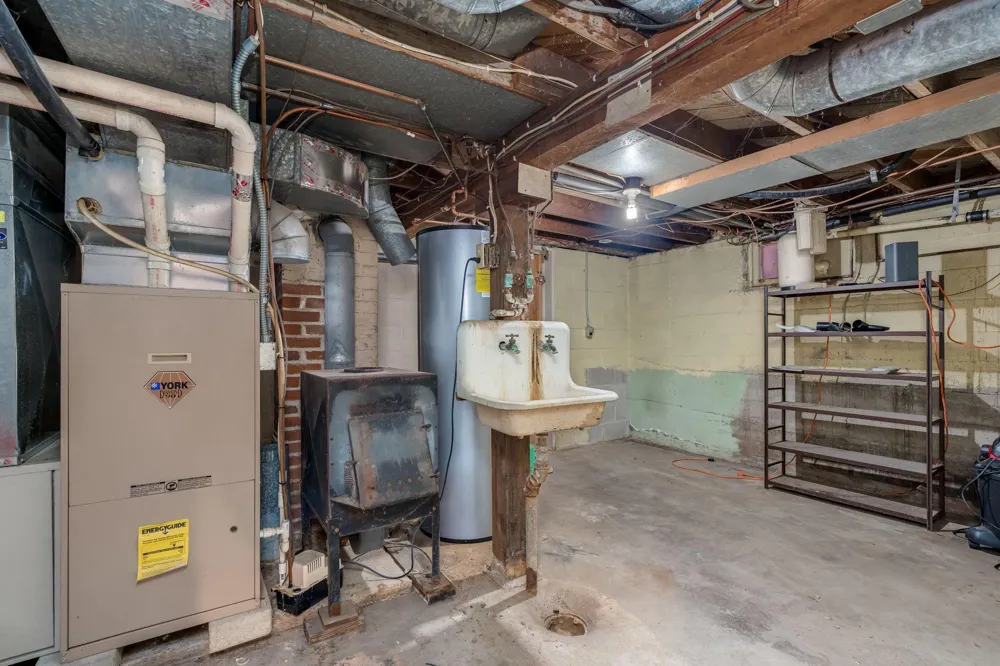 303 Broadway Hanska, MN 56041