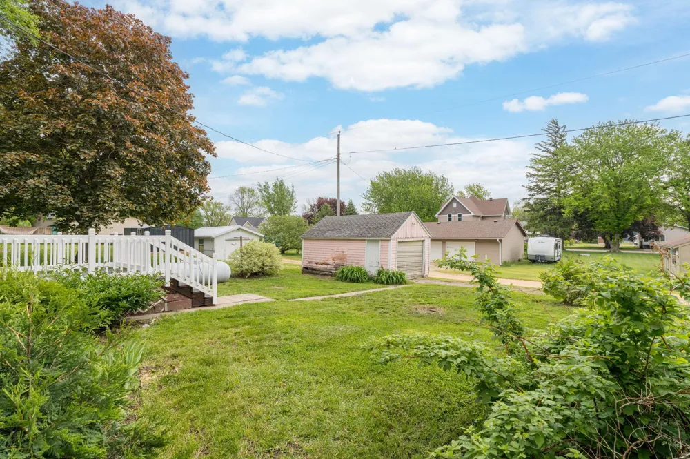 303 Broadway Hanska, MN 56041