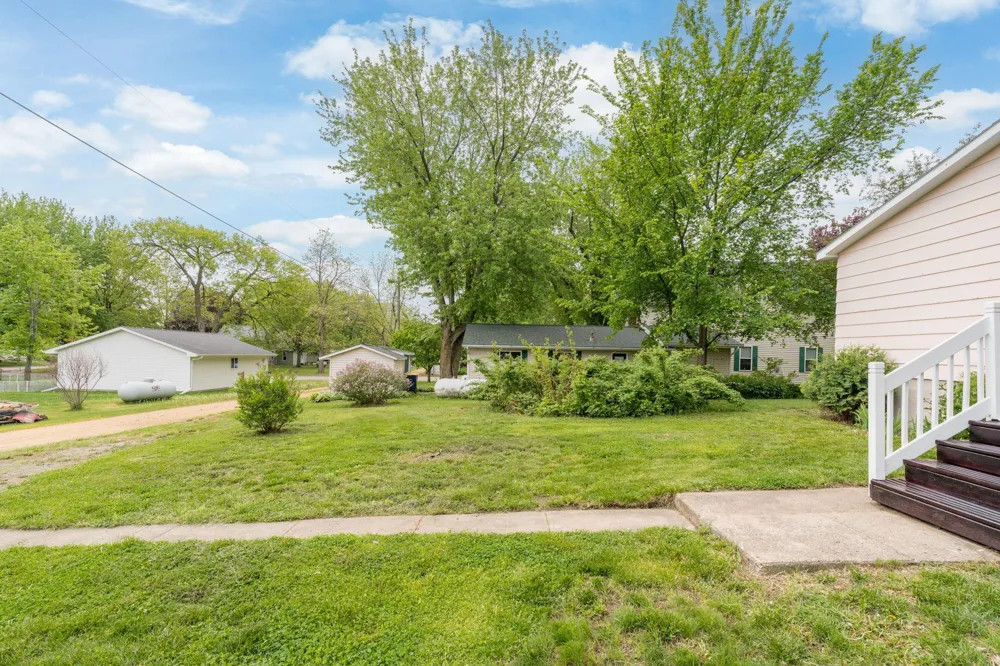 303 Broadway Hanska, MN 56041
