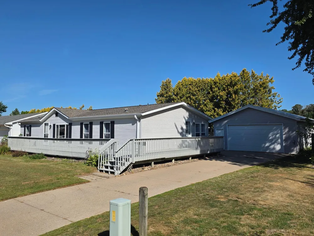 320 6th Avenue NE Plainview, MN 55964