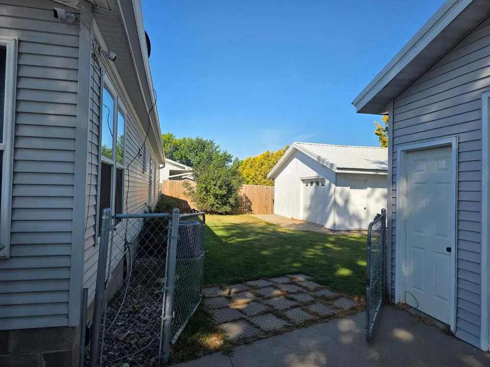 320 6th Avenue NE Plainview, MN 55964