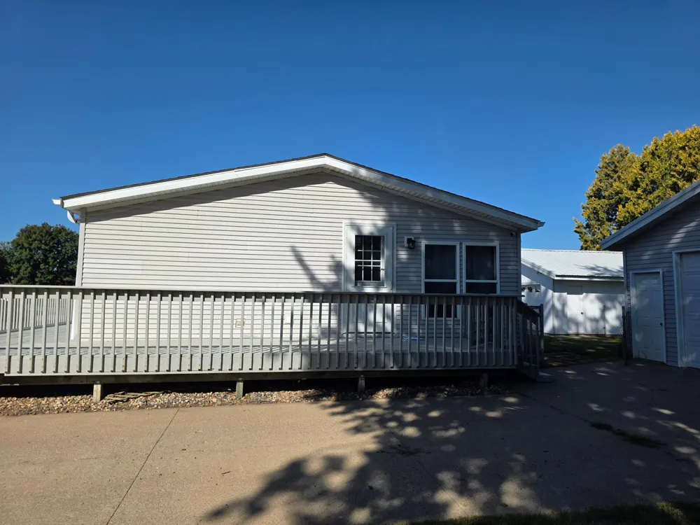 320 6th Avenue NE Plainview, MN 55964