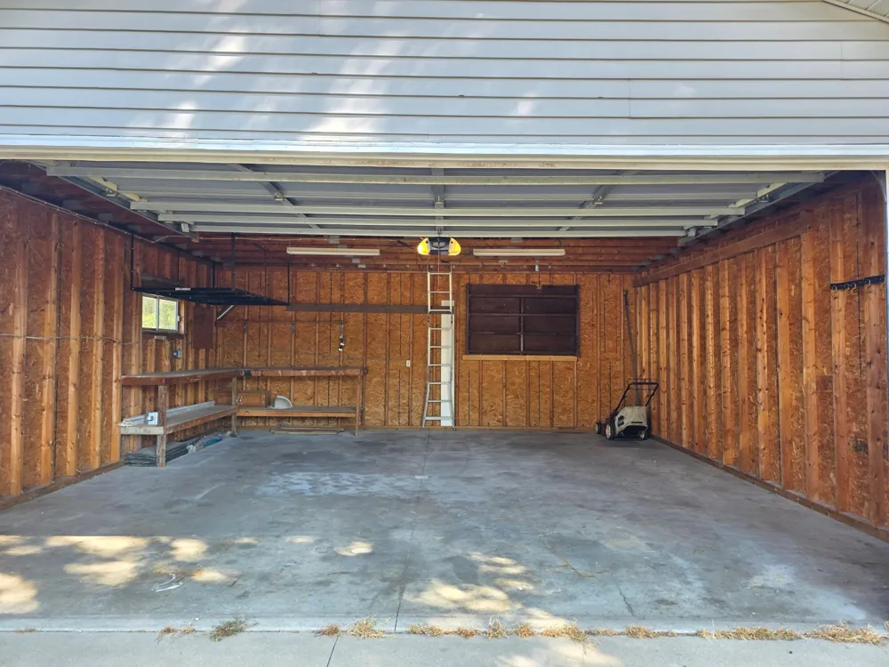 320 6th Avenue NE Plainview, MN 55964