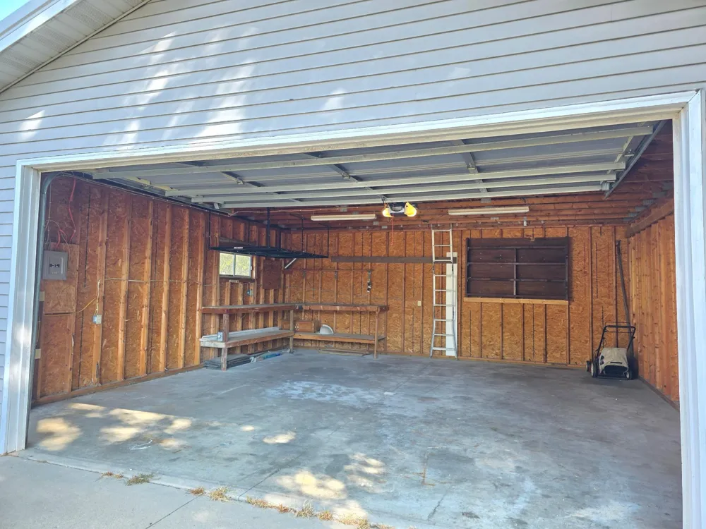 320 6th Avenue NE Plainview, MN 55964