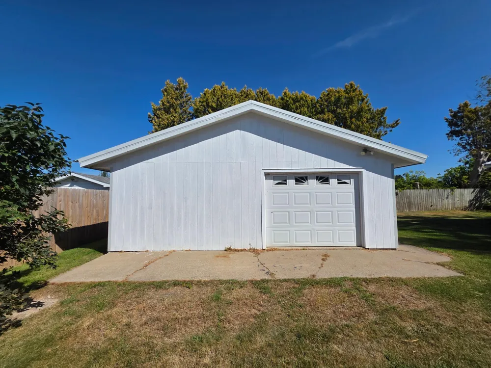 320 6th Avenue NE Plainview, MN 55964