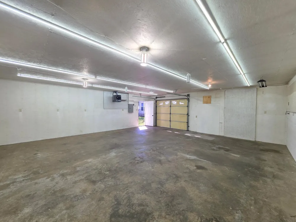 320 6th Avenue NE Plainview, MN 55964