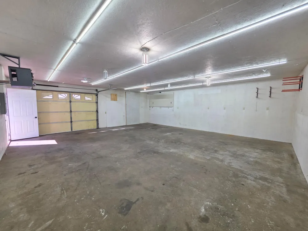 320 6th Avenue NE Plainview, MN 55964