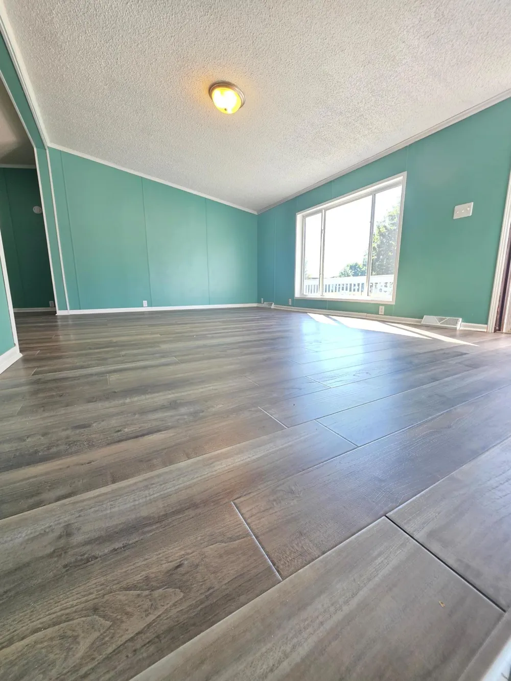 320 6th Avenue NE Plainview, MN 55964
