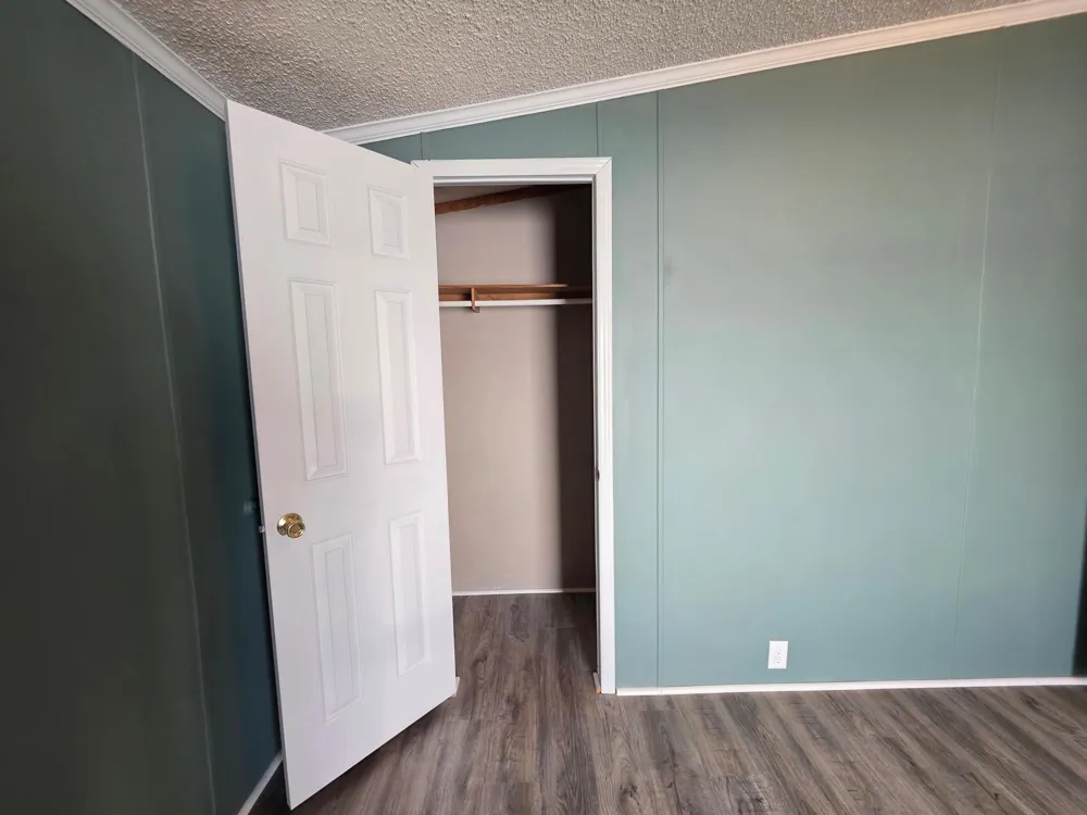 320 6th Avenue NE Plainview, MN 55964