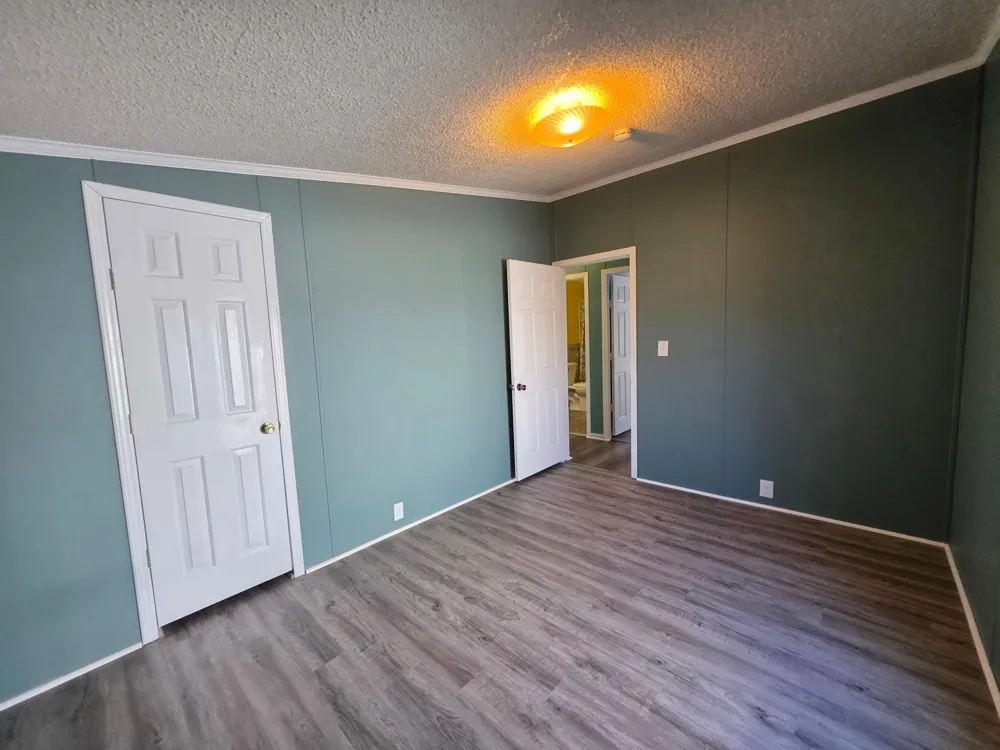 320 6th Avenue NE Plainview, MN 55964