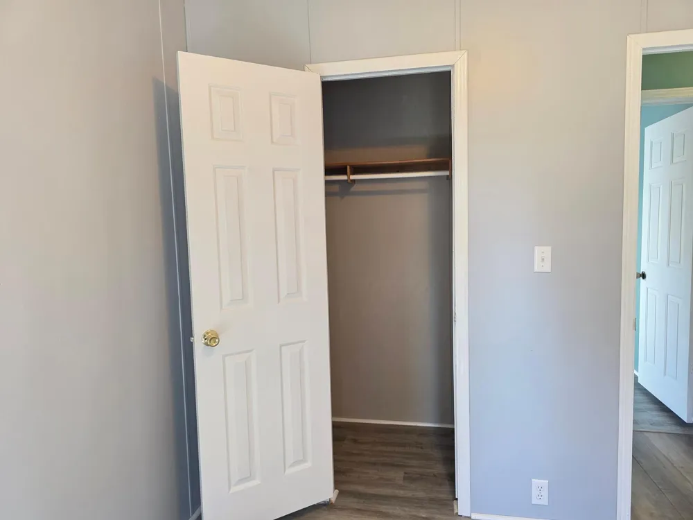 320 6th Avenue NE Plainview, MN 55964