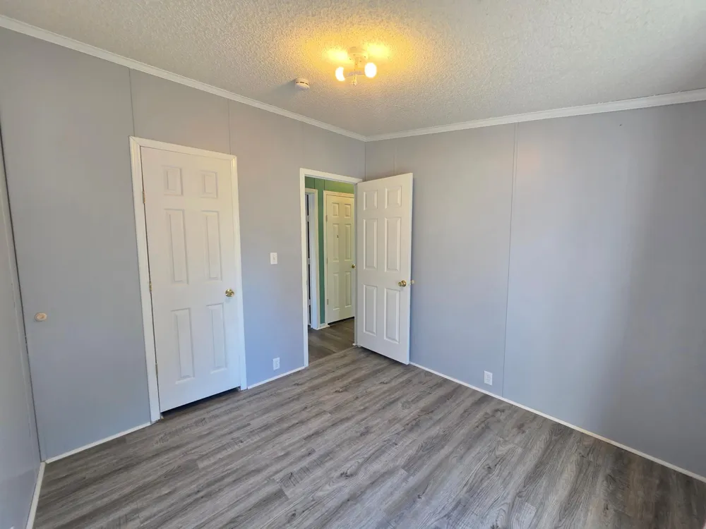320 6th Avenue NE Plainview, MN 55964