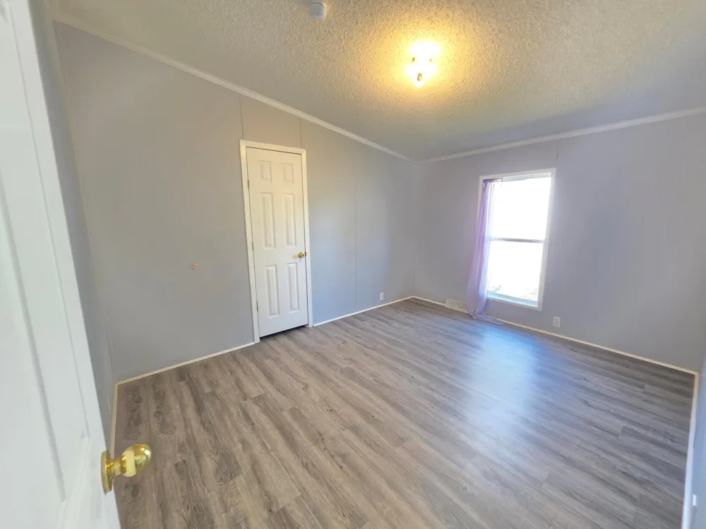 320 6th Avenue NE Plainview, MN 55964