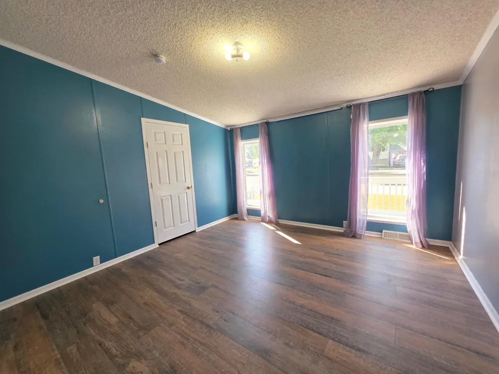 320 6th Avenue NE Plainview, MN 55964