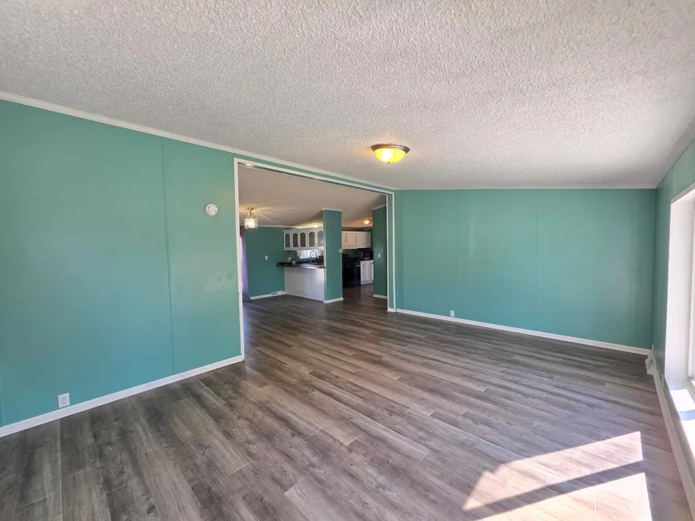 320 6th Avenue NE Plainview, MN 55964