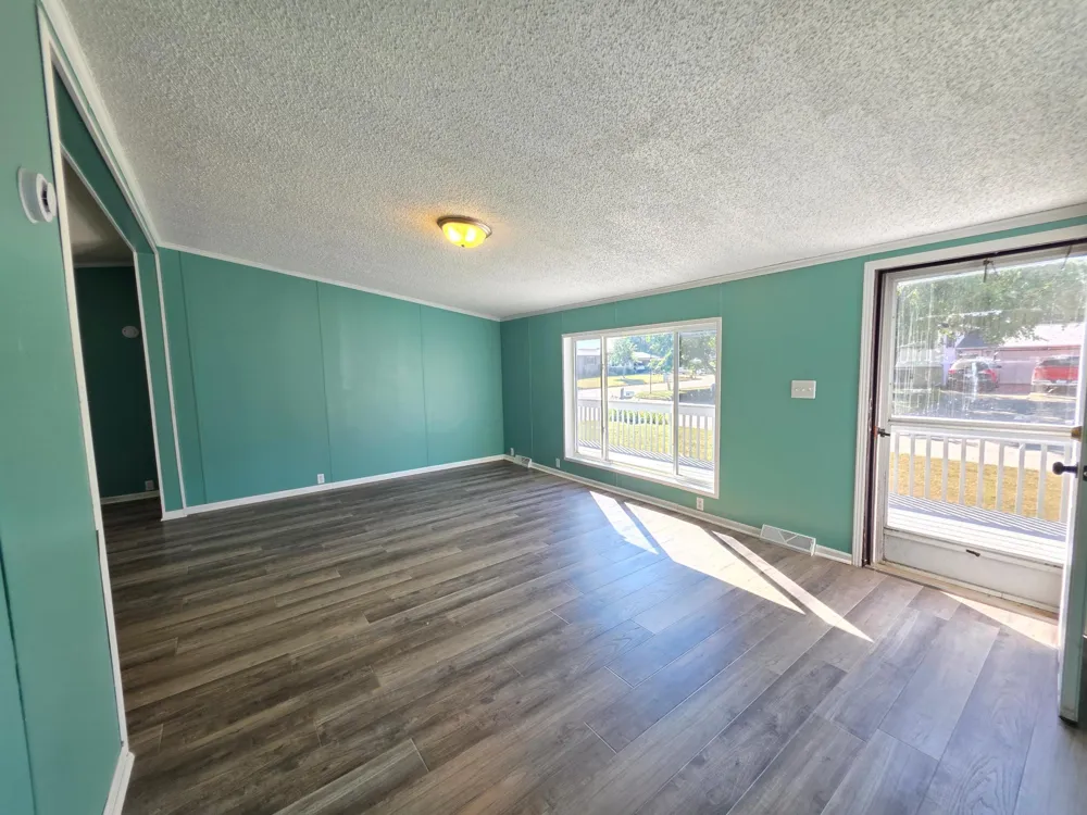 320 6th Avenue NE Plainview, MN 55964