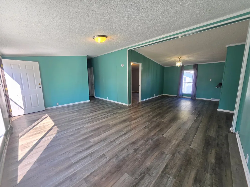 320 6th Avenue NE Plainview, MN 55964