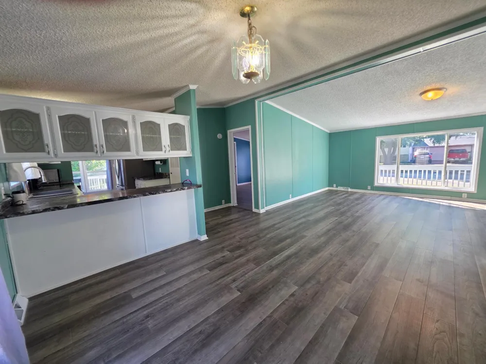 320 6th Avenue NE Plainview, MN 55964