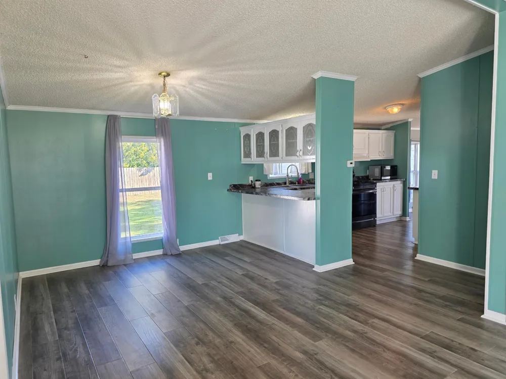 320 6th Avenue NE Plainview, MN 55964