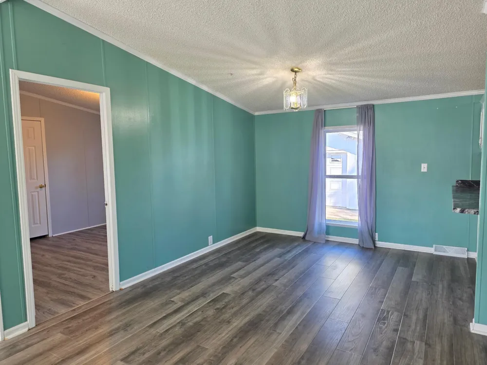 320 6th Avenue NE Plainview, MN 55964