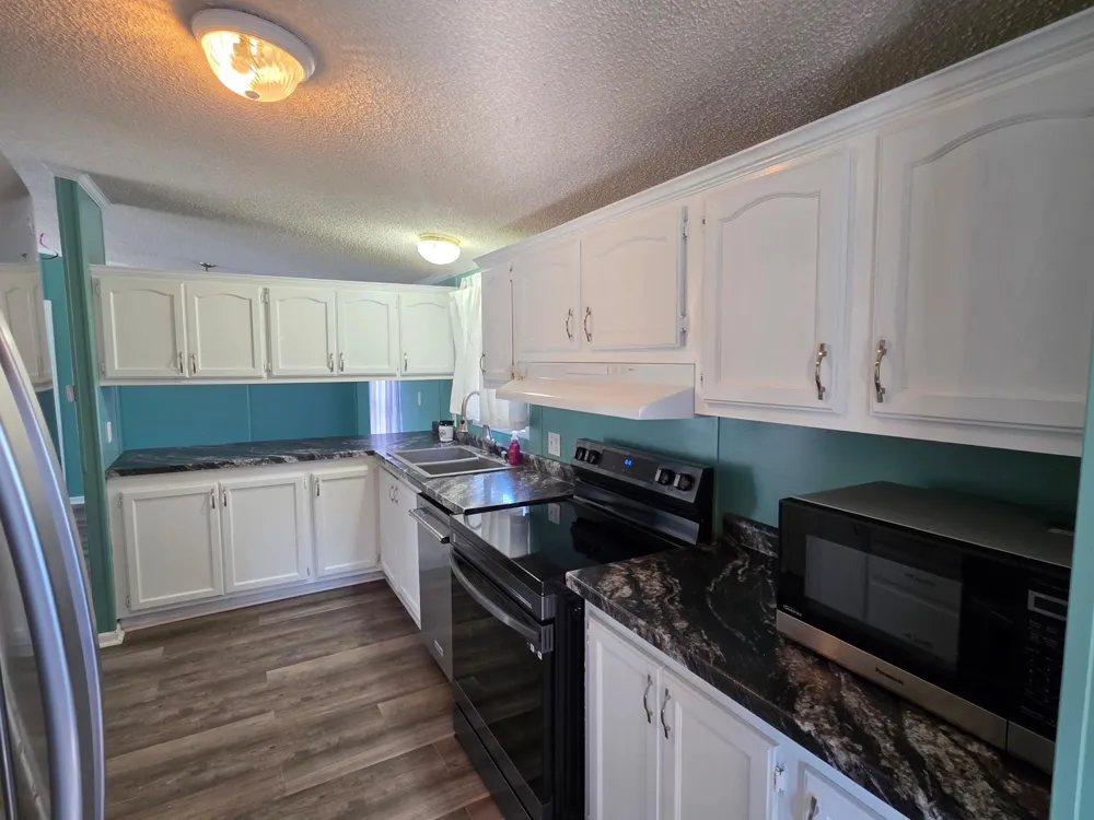 320 6th Avenue NE Plainview, MN 55964