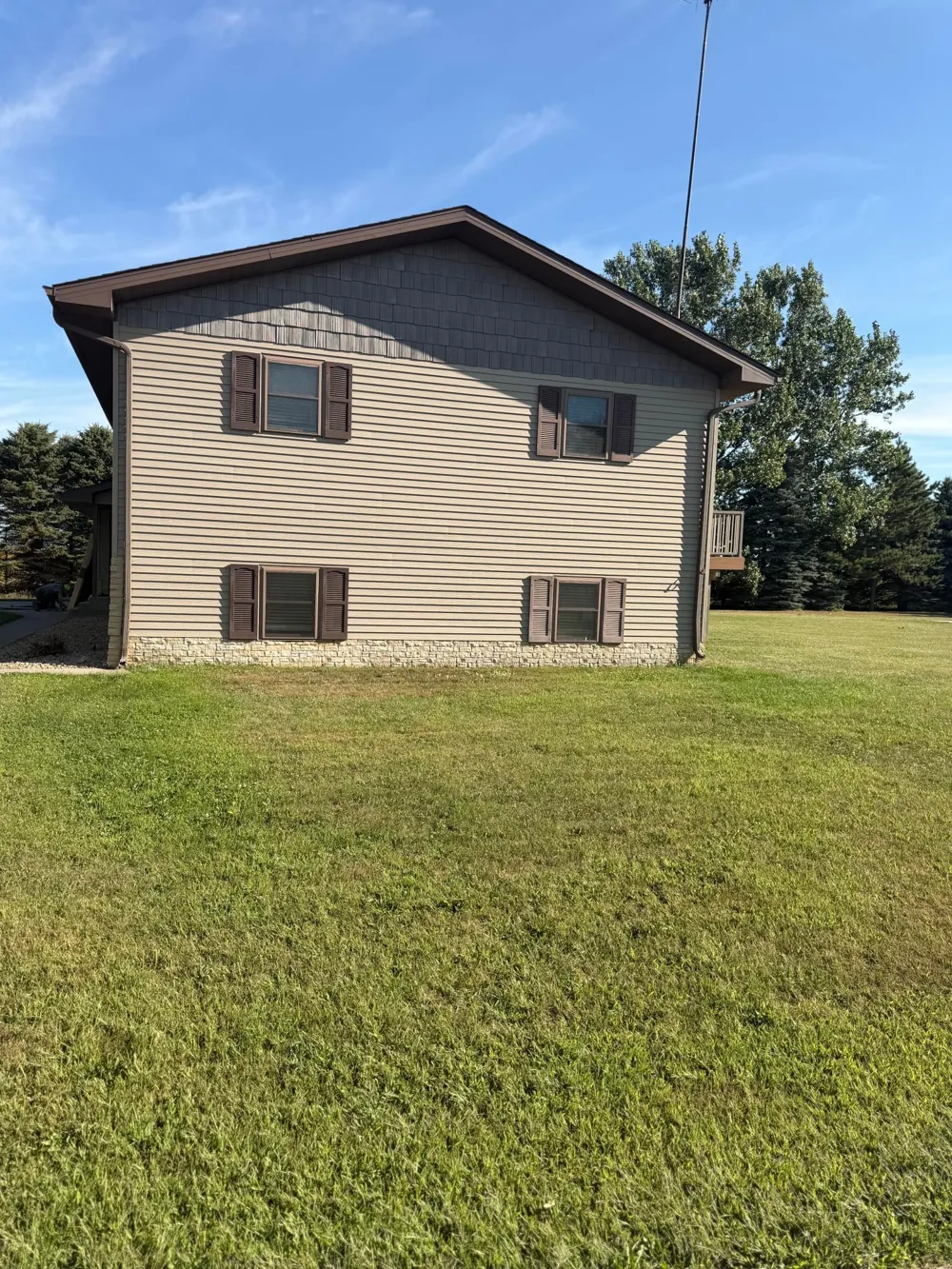25227 State Highway 23 Roscoe, MN 56371